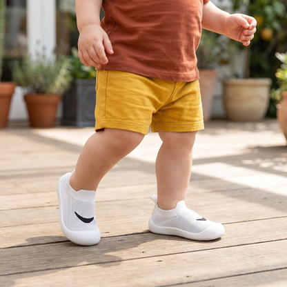 Summer baby shoes with non-slip soles and breathable material